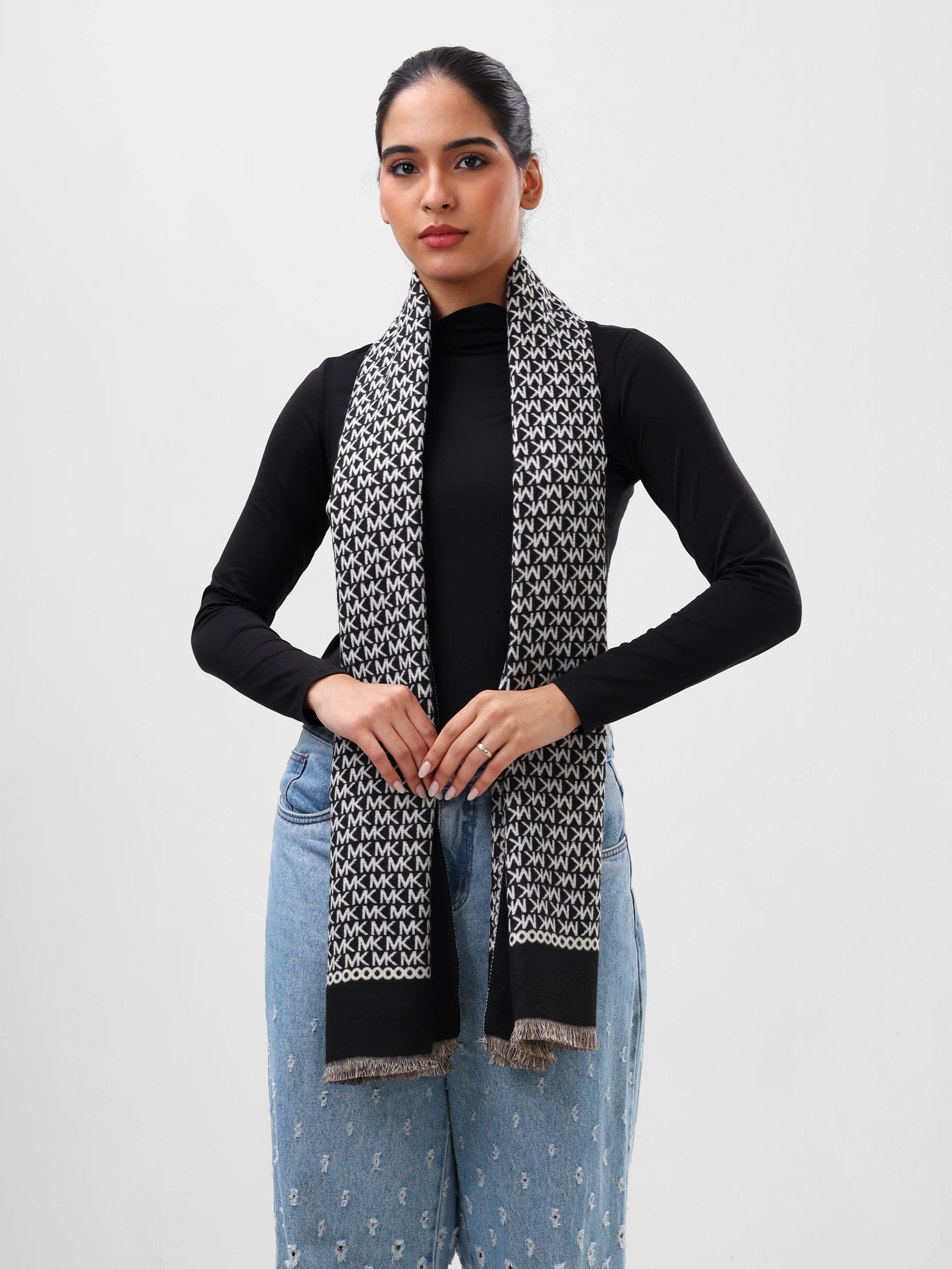MK Geo Fringe Scarf - Image 4